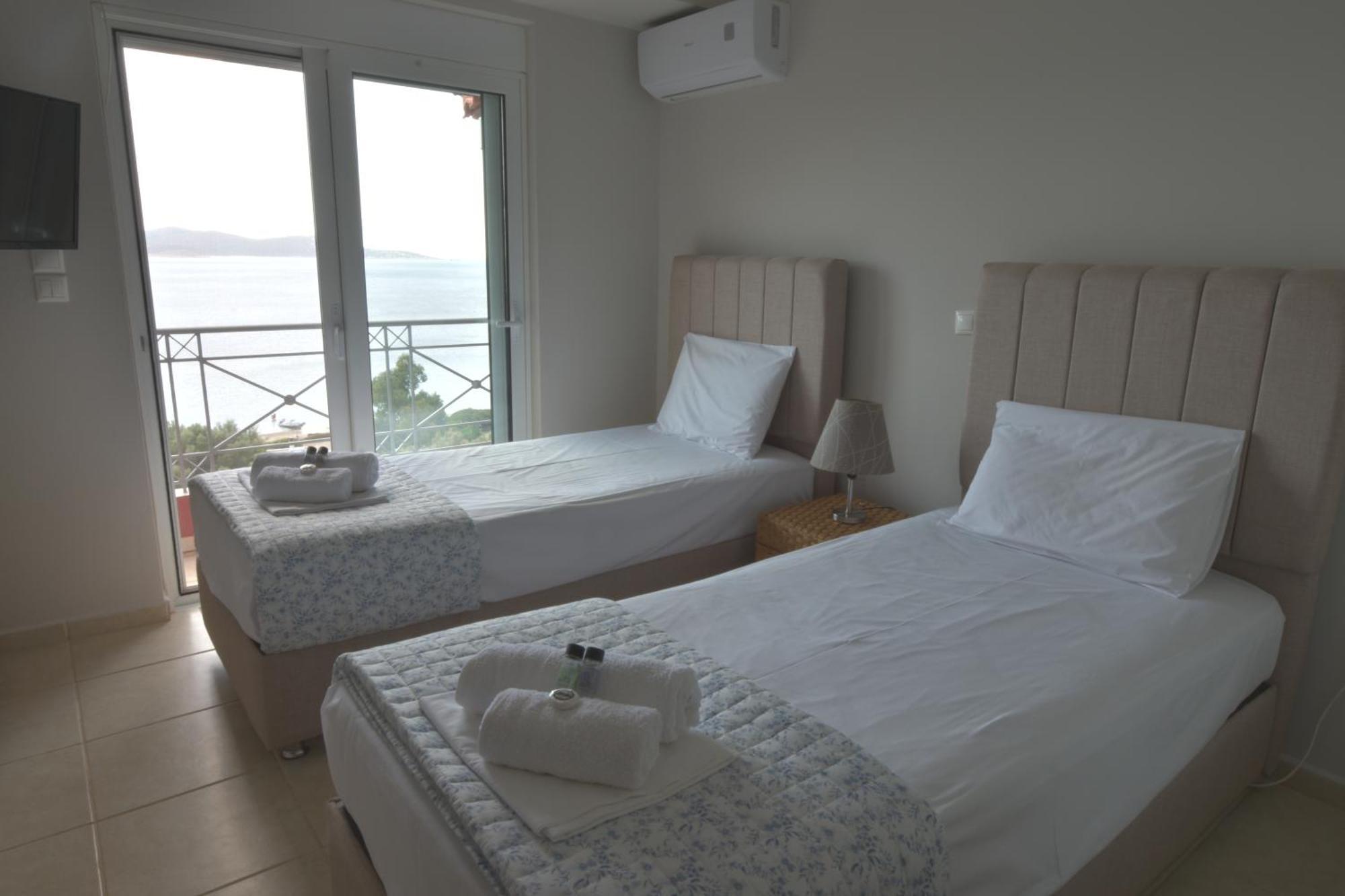 Blue Bay View - Beach House Vathirrevma Zewnętrze zdjęcie