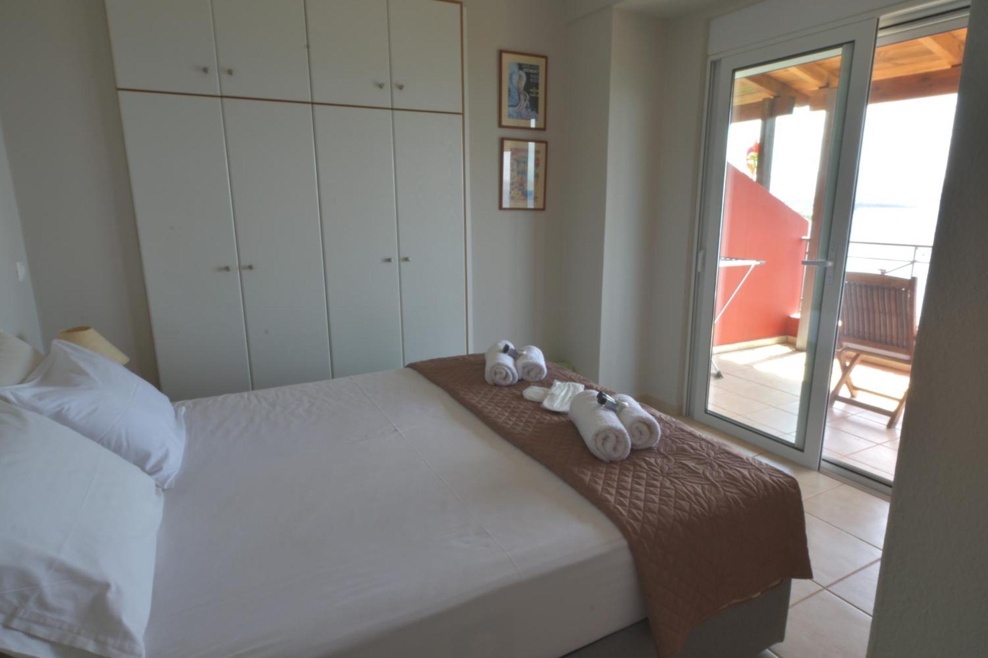 Blue Bay View - Beach House Vathirrevma Zewnętrze zdjęcie